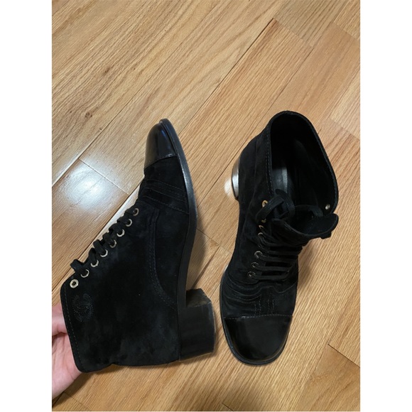 Chanel suede boots - Picture 4 of 8